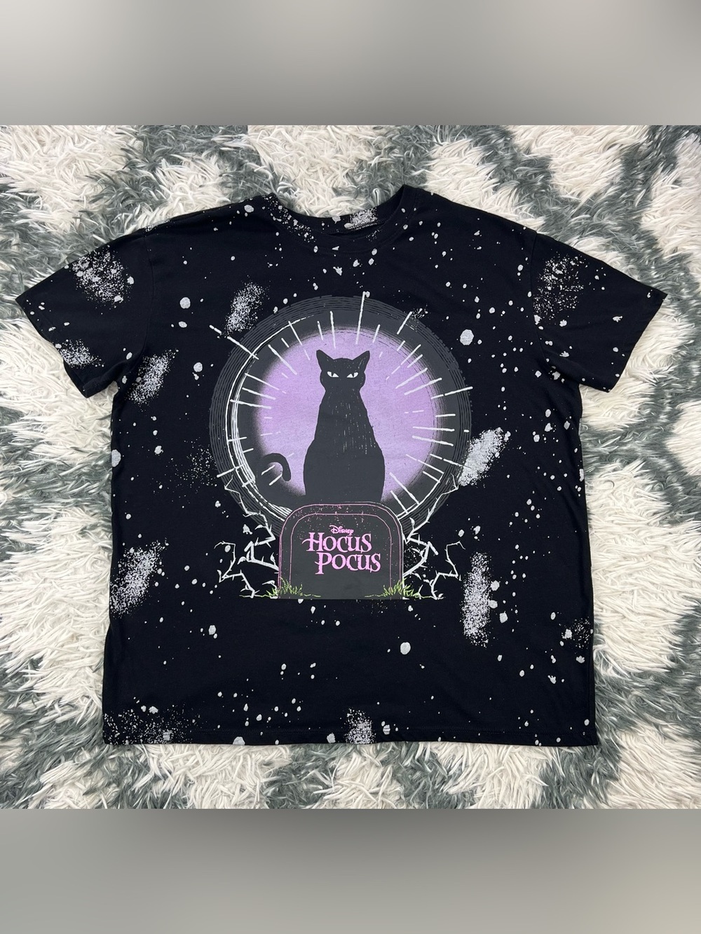 Disney Women’s Black Hocus Pocus Binx Graphic T-Shirt Size Small